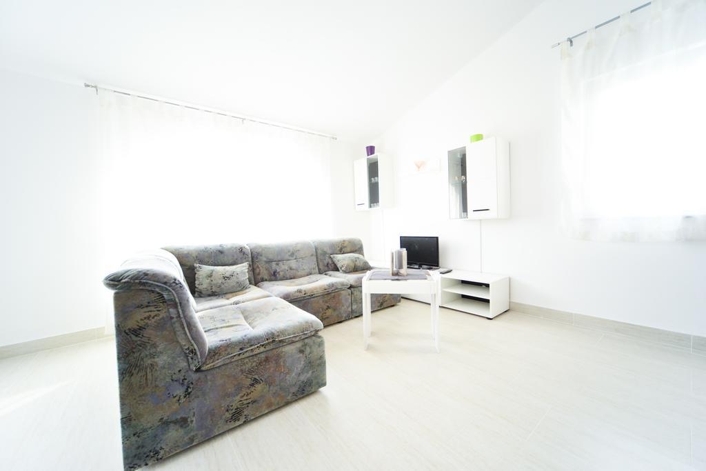 Apartments Valentina Petrcane Exterior photo