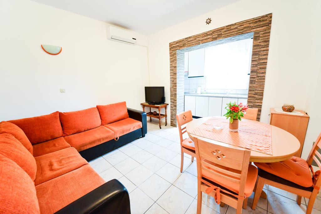 Apartments Valentina Petrcane Exterior photo