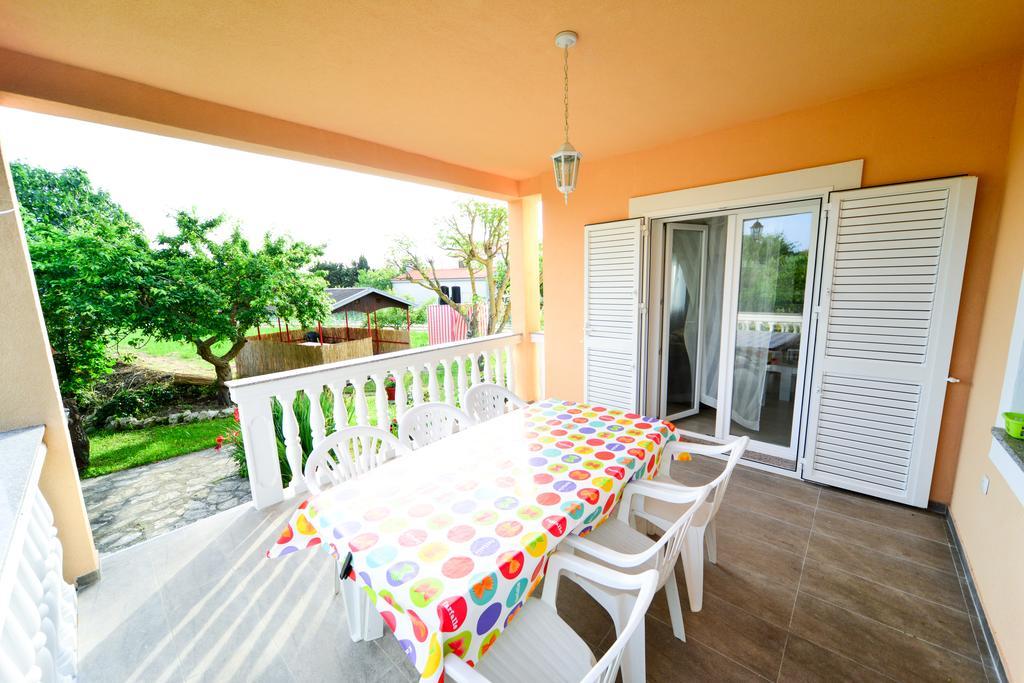 Apartments Valentina Petrcane Exterior photo