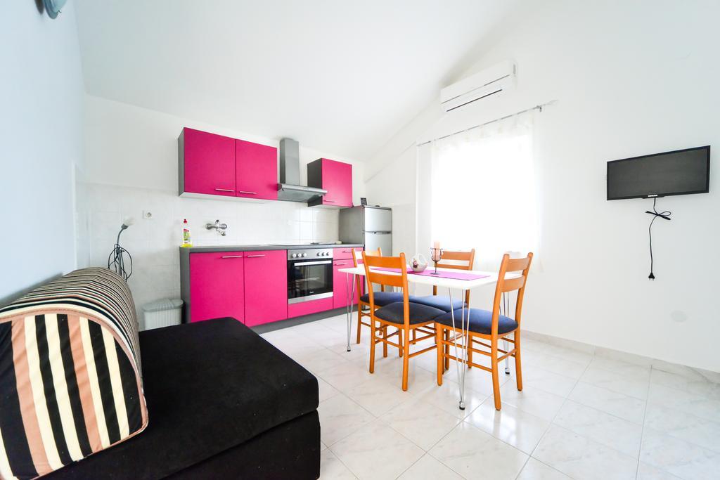 Apartments Valentina Petrcane Exterior photo