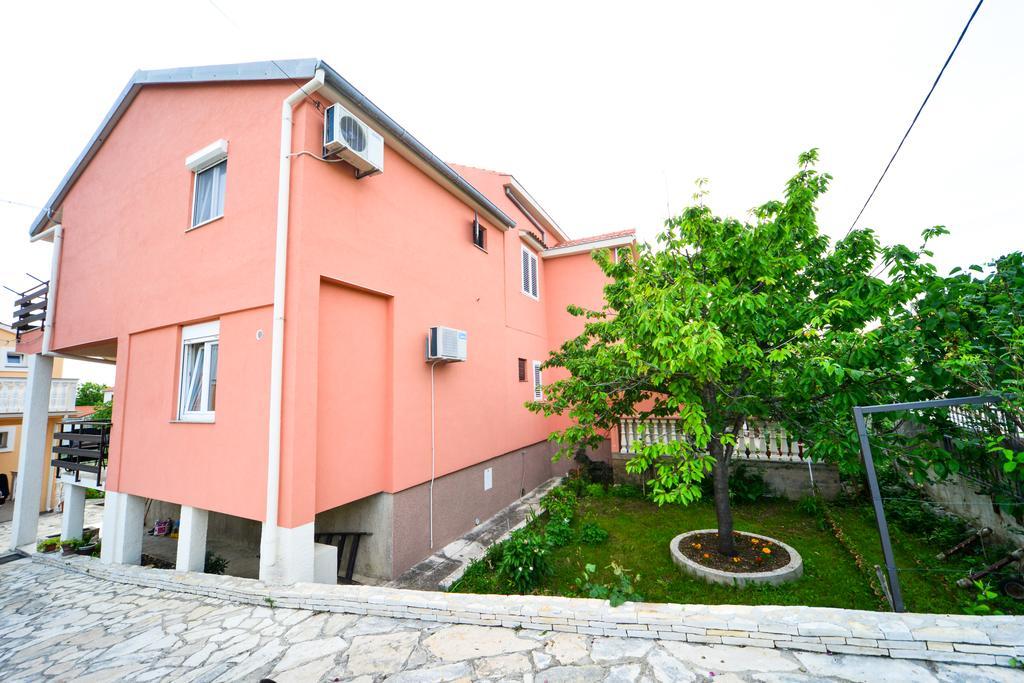 Apartments Valentina Petrcane Exterior photo